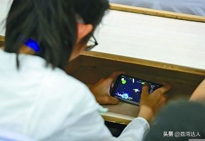 沉迷手游是否成中学生自缢身亡罪魁祸首？