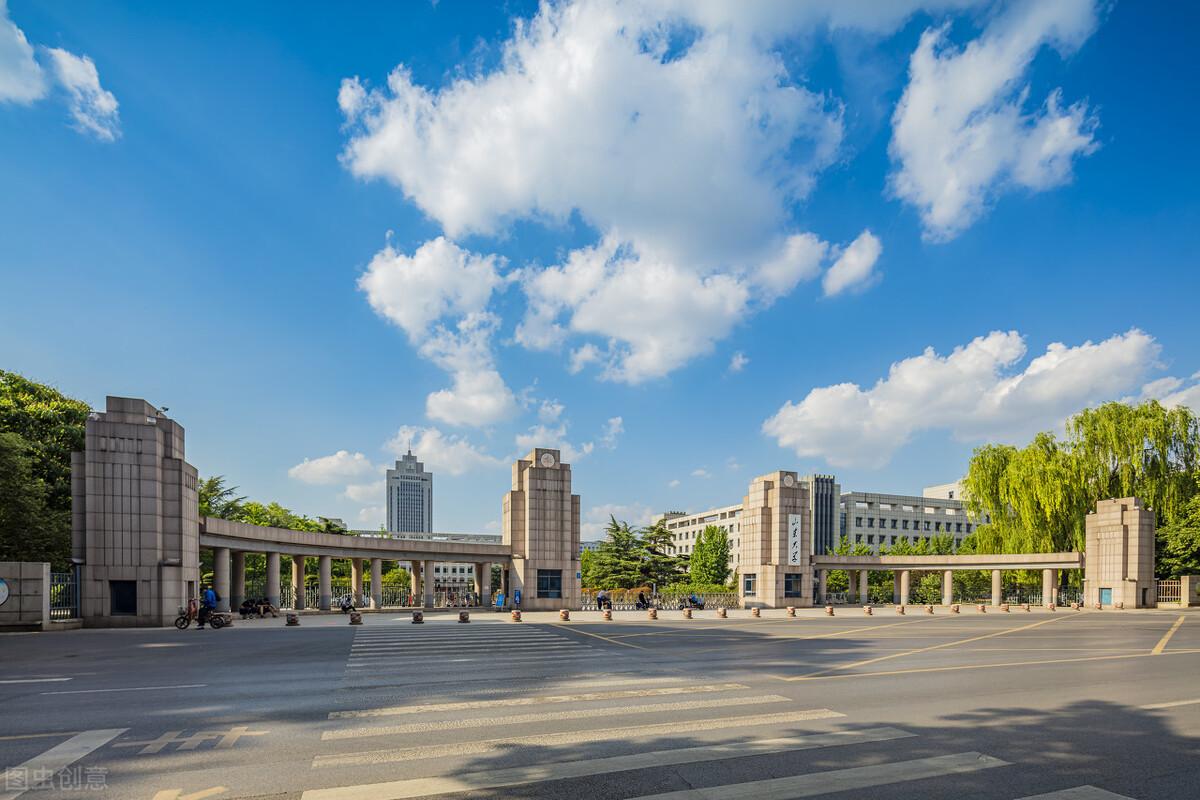 自然美景探索之旅与国家助学金升级带来的心灵宁静力量，本专科生国家助学金增至每年3700元