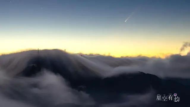 日落时的彗星奇遇，6万年一遇的天文奇观