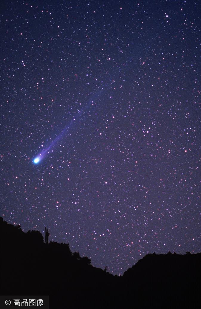 广州天文爱好者捕捉到罕见六万年一遇彗星影像，展现星空之美🌌✨