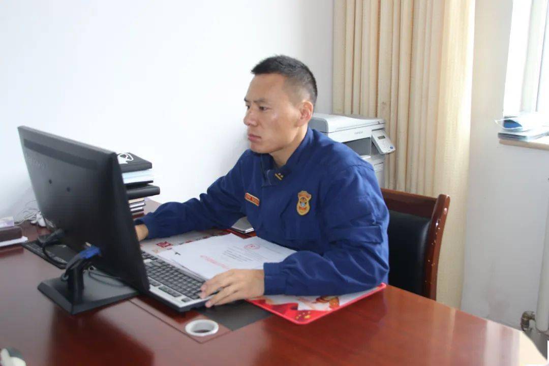 吴邦国同志生平，时代楷模的励志人生之路