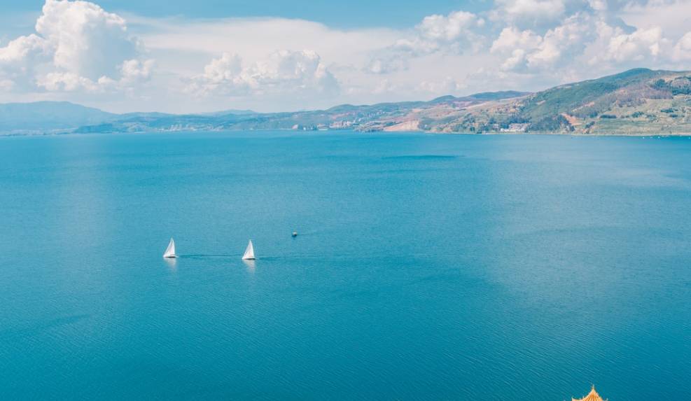 探索自然美景的轻松旅行之旅，最新潮流出发体验