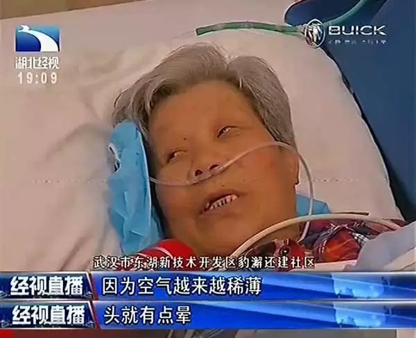 电梯一夜惊魂与小巷深处的秘密，58岁男子生死未卜
