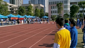 初三男生校运会跳高1.91米，自信跃动成就荣耀时刻