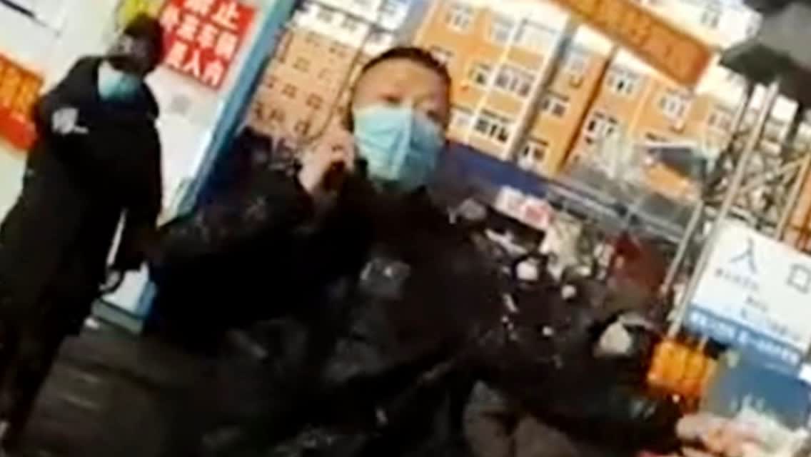 小红书深度剖析，男子进小区遭拦后的辱骂保安事件始末