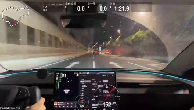 广州交警深夜飙车事件通报，速度与爱的纽带之间的故事