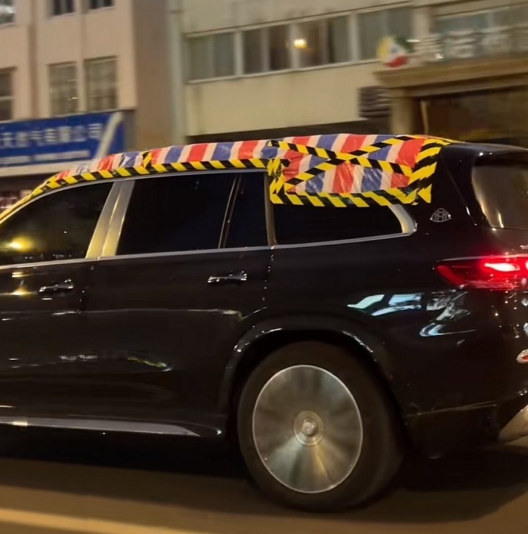 迈巴赫车主再次发声维权，指责对方敷衍处理漏水问题