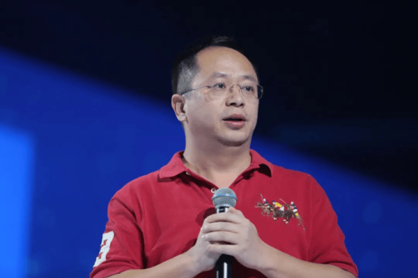 周鸿祎考驾照引发关注，公众视点与个人立场的碰撞