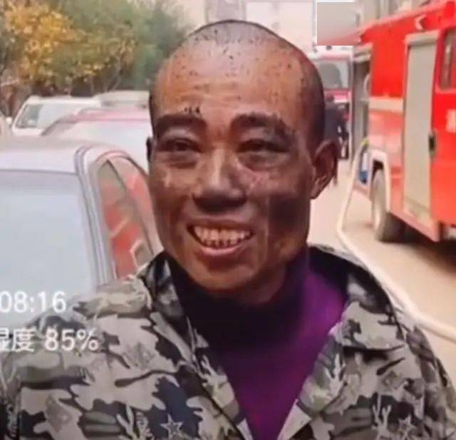 全网寻找英勇灭火救人的热心大哥！