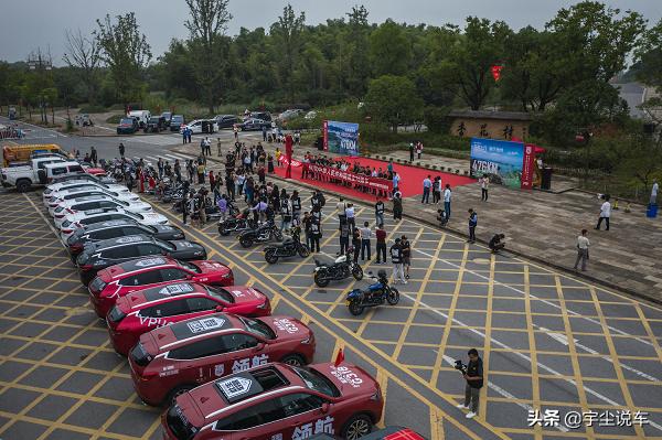 央视揭秘摩托车牌背后的秘密，一段关于友情与冒险的旅程