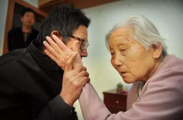 大四学生失联数月背后的挂科困境，自然美景助力找回人生方向！