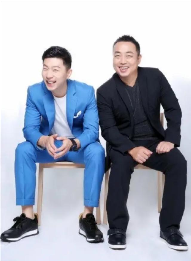 樊振东与许昕的男团组合实力与前景展望，强强联手备战赛场！