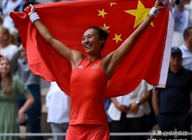 郑钦文对美网陪练水平的再次吐槽，神秘网球故事与隐藏小店的探索
