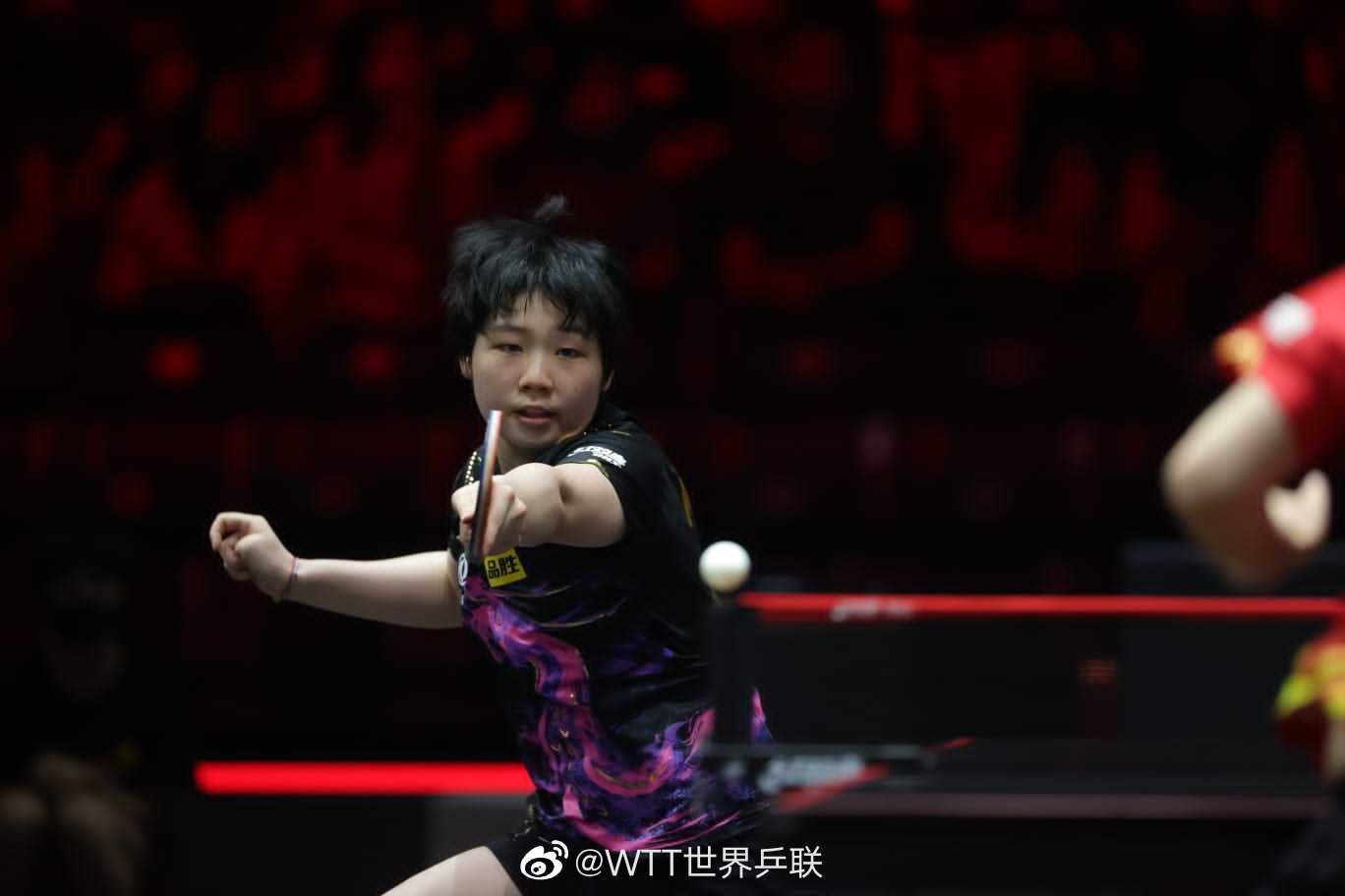 乒乓球新星蒯曼闪耀世界舞台，成功晋级女单32强