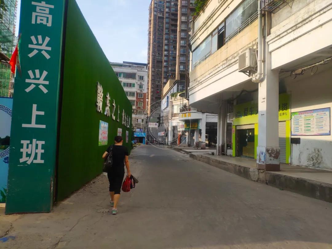 探寻小巷中的独特风情与隐藏之宝，官方启动新增改造100万套城中村危旧房工程！