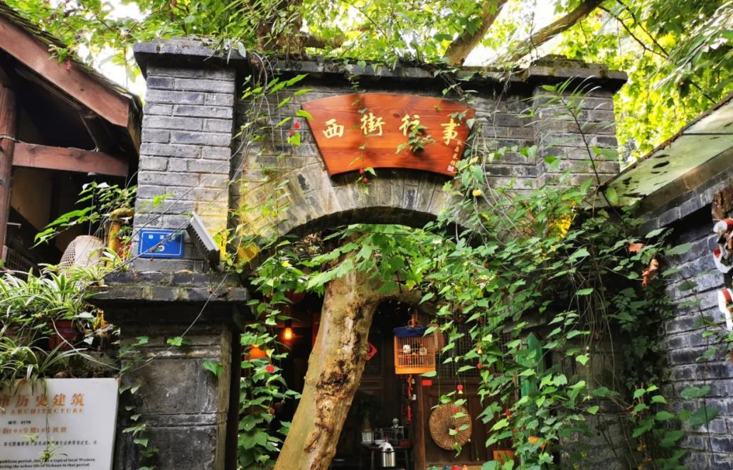 官方回应公司连续出勤要求及独特小店探秘之旅揭秘