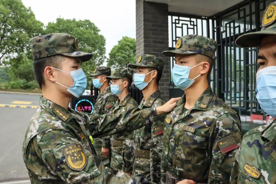 部队穿越哀牢山，挑战自我，展现成长力量与现场震撼画面