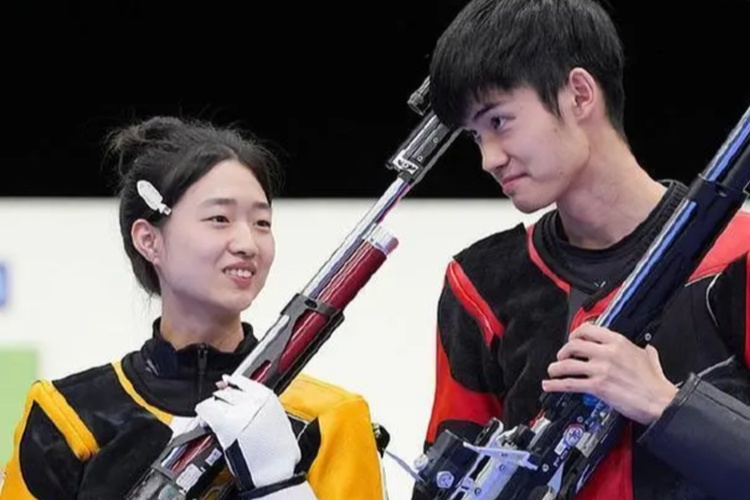 盛李豪荣耀夺冠，射击世界杯总决赛金牌时刻永载史册