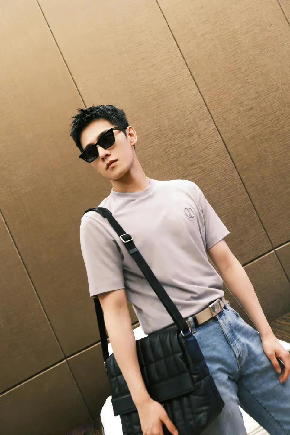 杨洋最新发型，引领时尚潮流的新造型典范