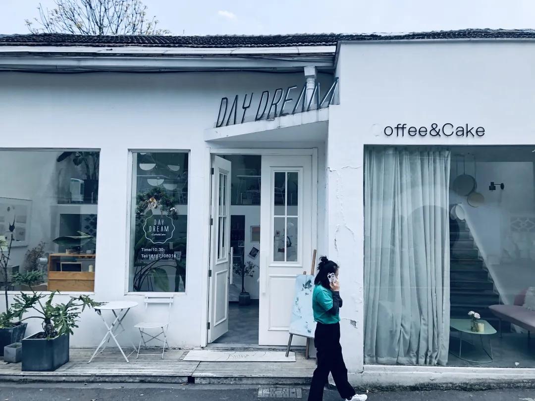 探索小巷深处的隐藏宝藏，最新DVD特色小店的奇妙之旅