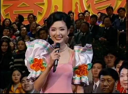 王菲最新发型，科技与时尚的完美融合体验风采展示