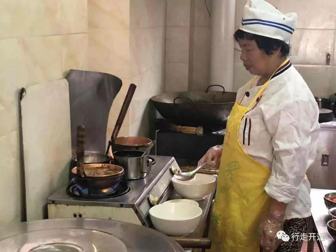 探索小巷深处的独特风味，最新海选特色小店等你来发现！