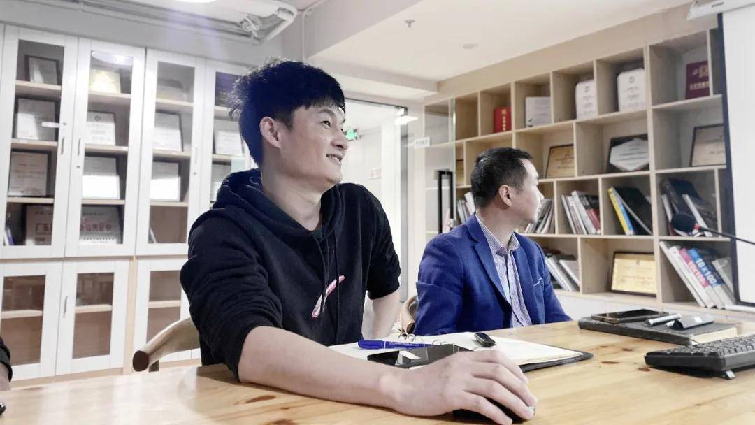 2024香港正版资料免费盾,快速解答方案设计_动态版95.741