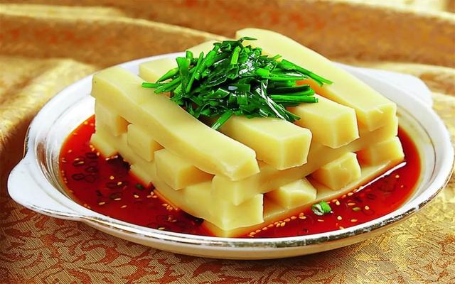 小心蕊探索小巷美食宝藏，最新视频揭秘独特美食宝藏之旅