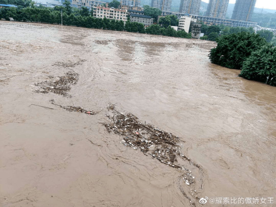 重庆洪水直播，洪水边的内心平静之旅