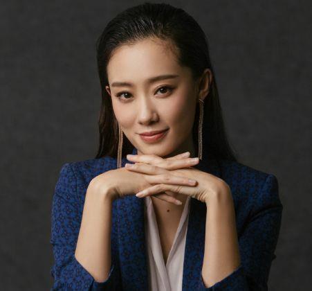 演员孙弋然，从舞台到荧屏的成长与自信之旅