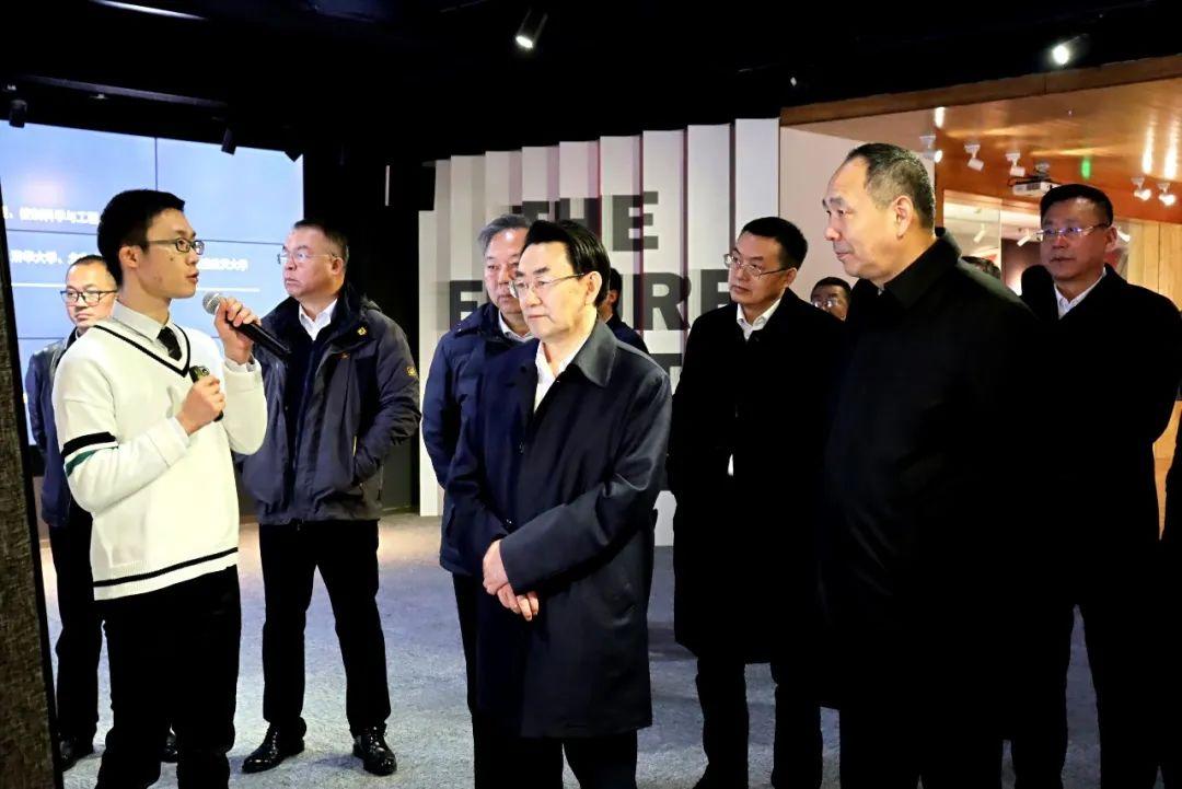 许宪平最新动态，引领科技潮流重塑未来生活体验新篇章
