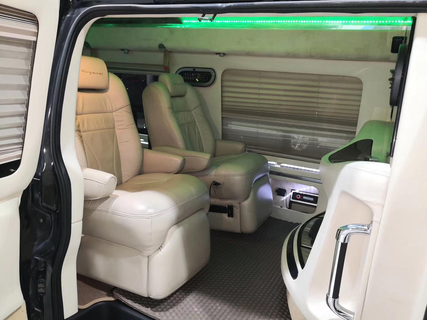 最新商务旅行车，引领商务出行新时代的首选座驾