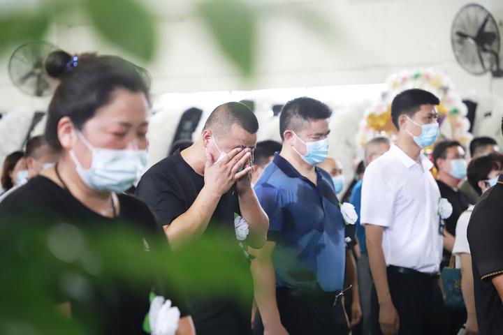 翁佳浩最新动态揭秘，小巷中的隐藏宝藏之旅