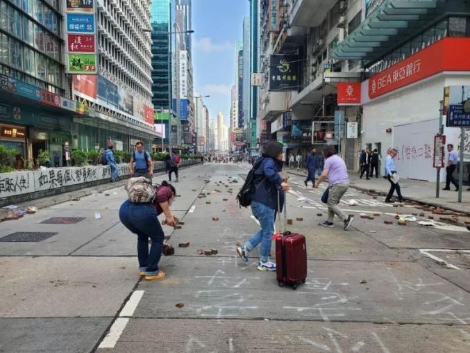 香港局势最新动态，城市变迁激发自信与成长之路