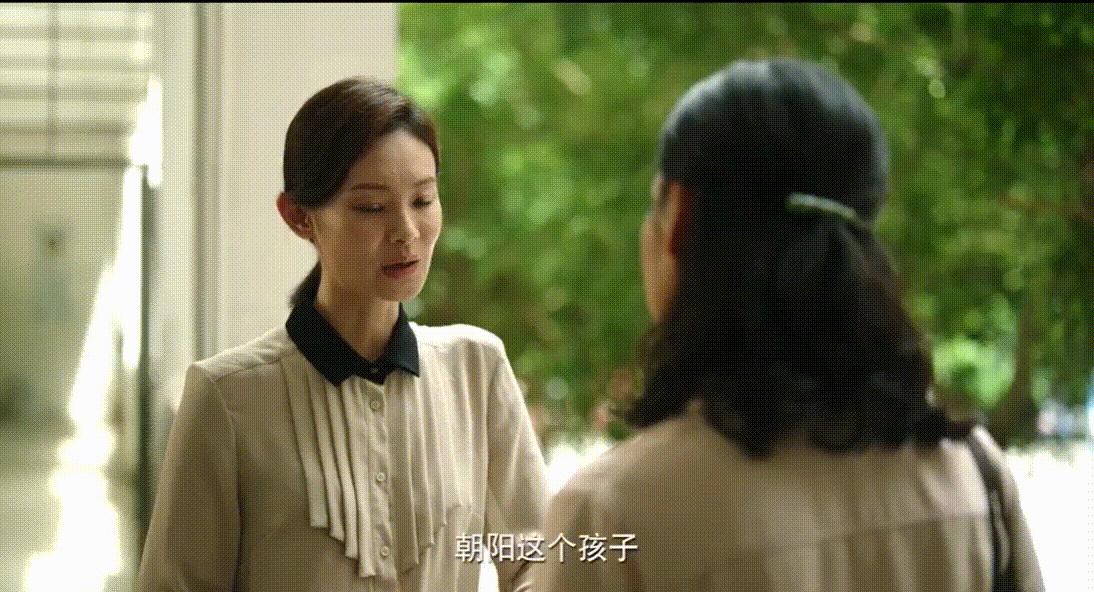 最新款女鞋，小巷中的时尚隐秘宝藏